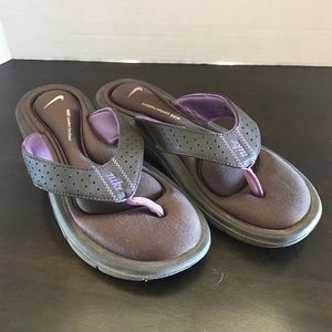 Nike Comfort flip flops size 7 brown & pur…